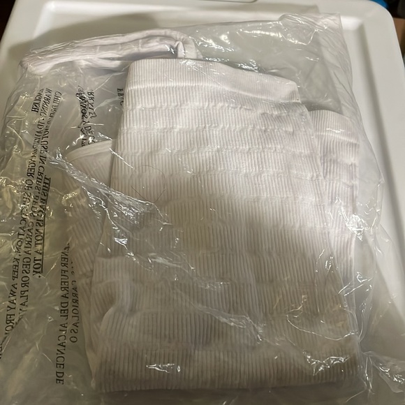 Free People NWT Square One Seamless Tank XS/S - Picture 3 of 4